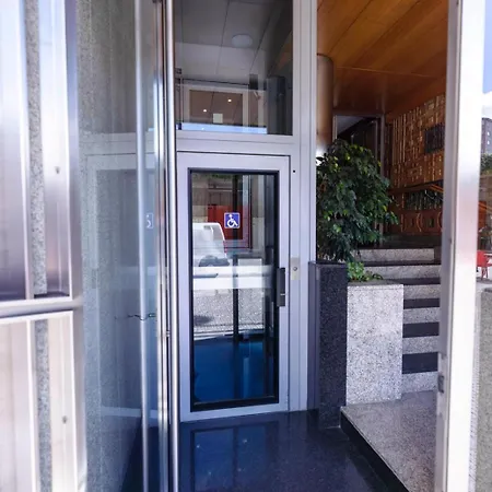 Atuaire Plaza De España En El Centro Histórico De Burgo