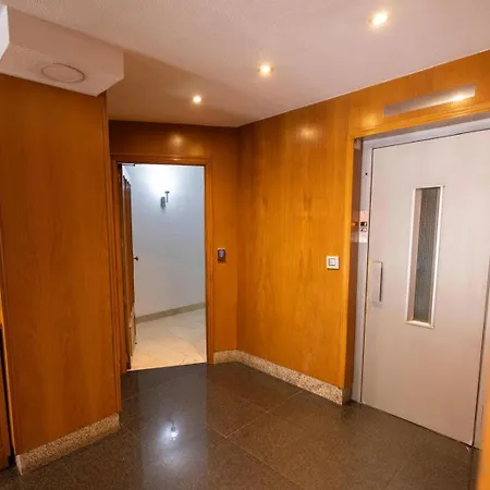 Atuaire Plaza De Espana En El Centro Historico De * Burgo