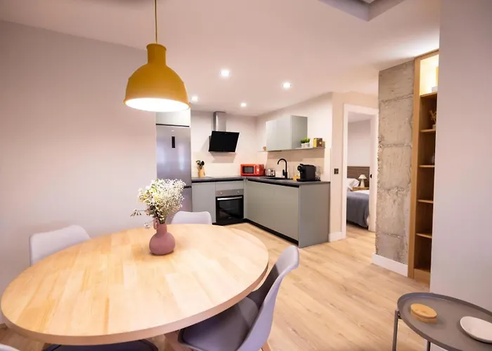 Atuaire Plaza De Espana En El Centro Historico De Burgo